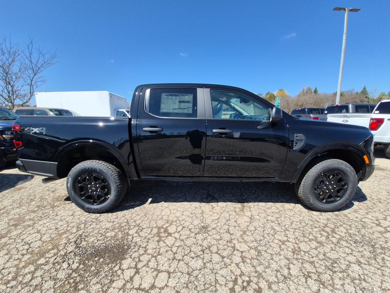 2026 Ford Ranger XLT 4WD SuperCrew 5' Box Photo3