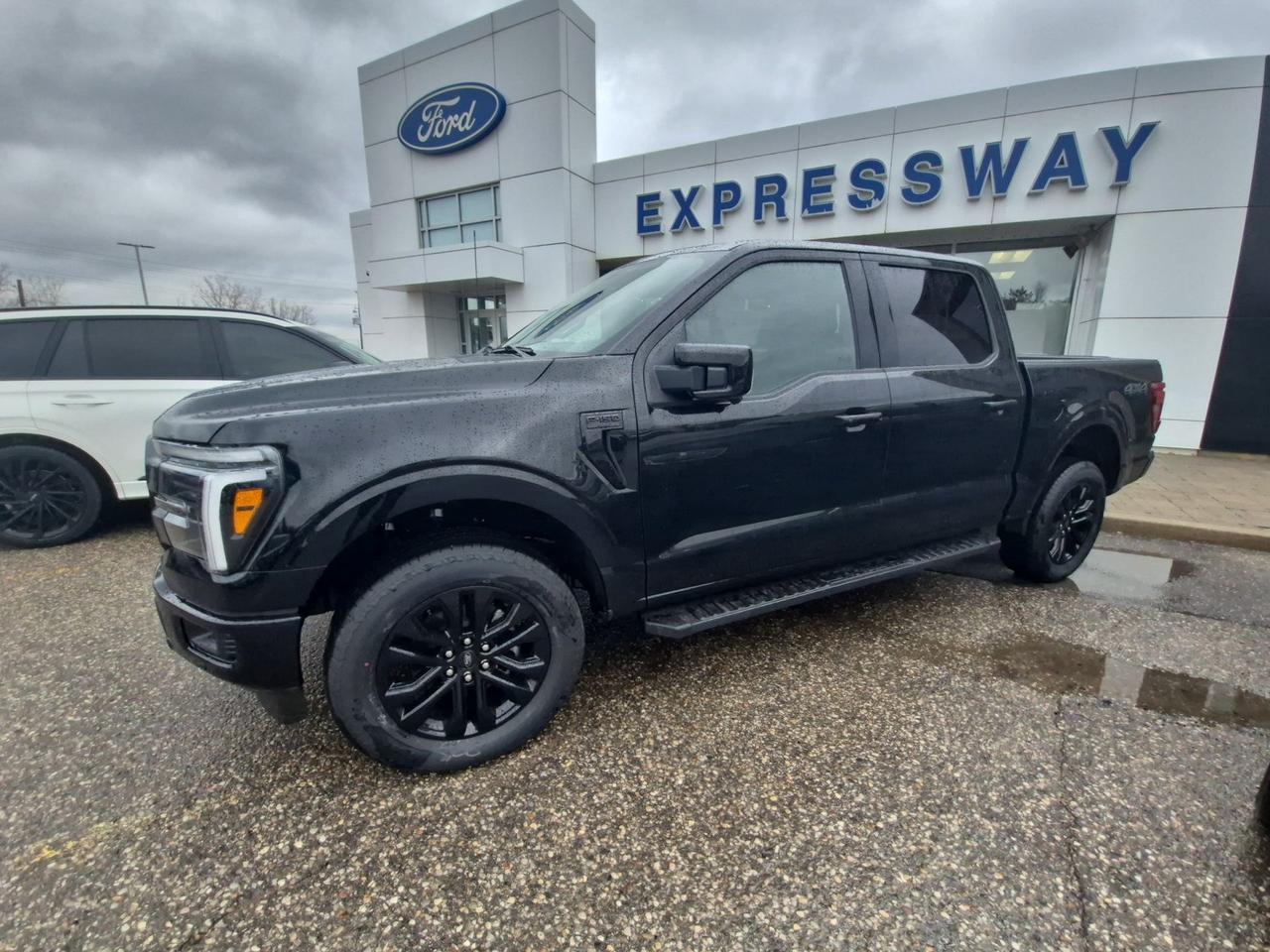 2026 Ford F-150 LARIAT, MOONROOF, TOW/HAUL PKG, ADAPTIVE CRUISE Photo