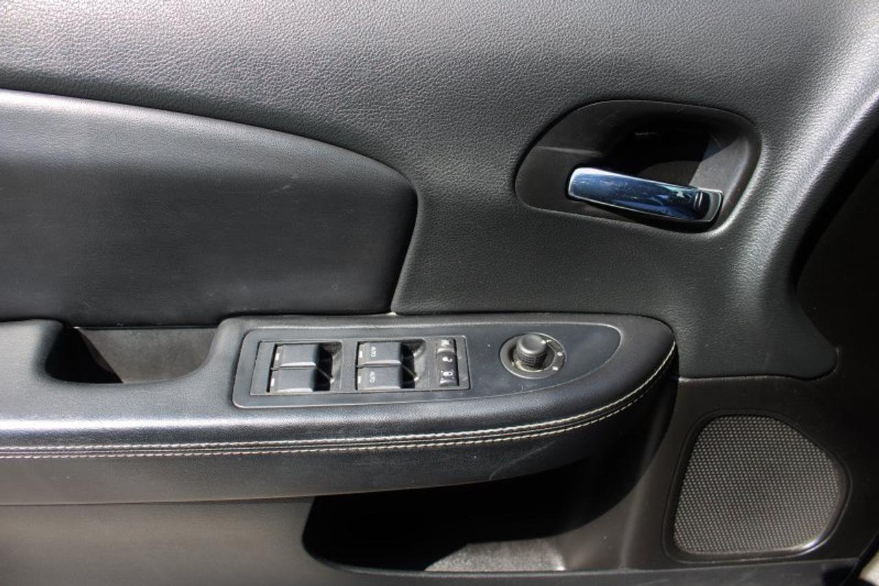 2014 Chrysler 200 Limited*Low Ks*Heated Leather*Sun Roof*Bluetooth Photo