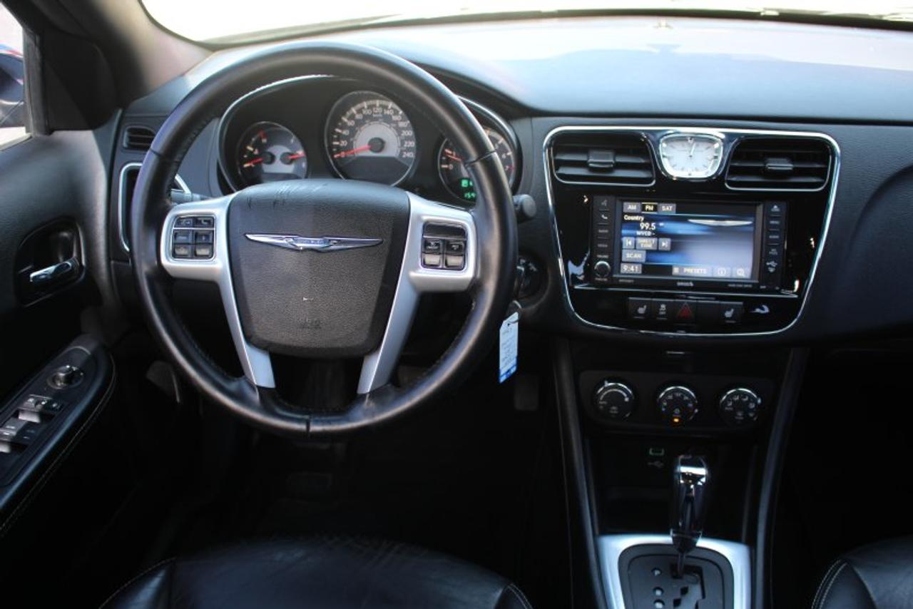 2014 Chrysler 200 Limited*Low Ks*Heated Leather*Sun Roof*Bluetooth Photo
