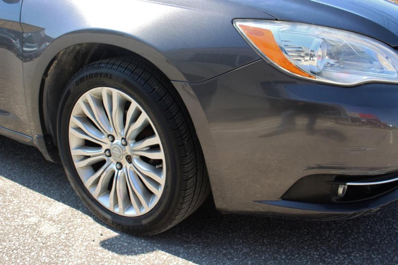2014 Chrysler 200 Limited*Low Ks*Heated Leather*Sun Roof*Bluetooth Photo3