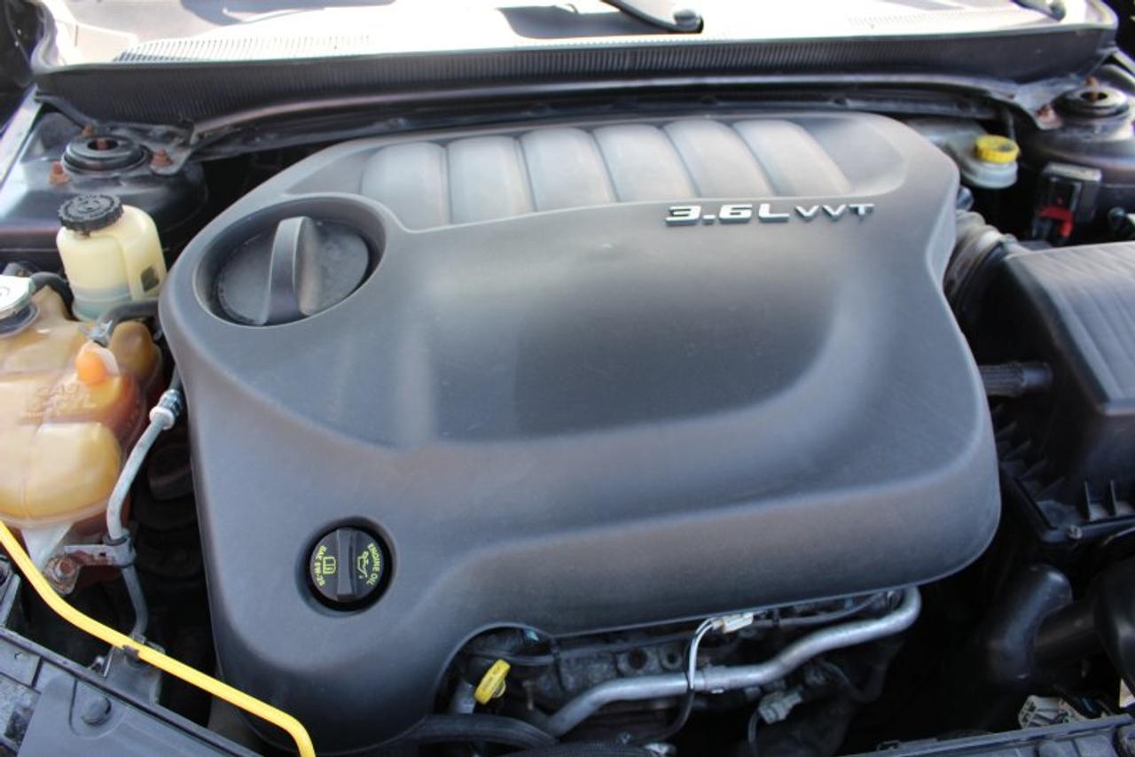 2014 Chrysler 200 Limited*Low Ks*Heated Leather*Sun Roof*Bluetooth Photo