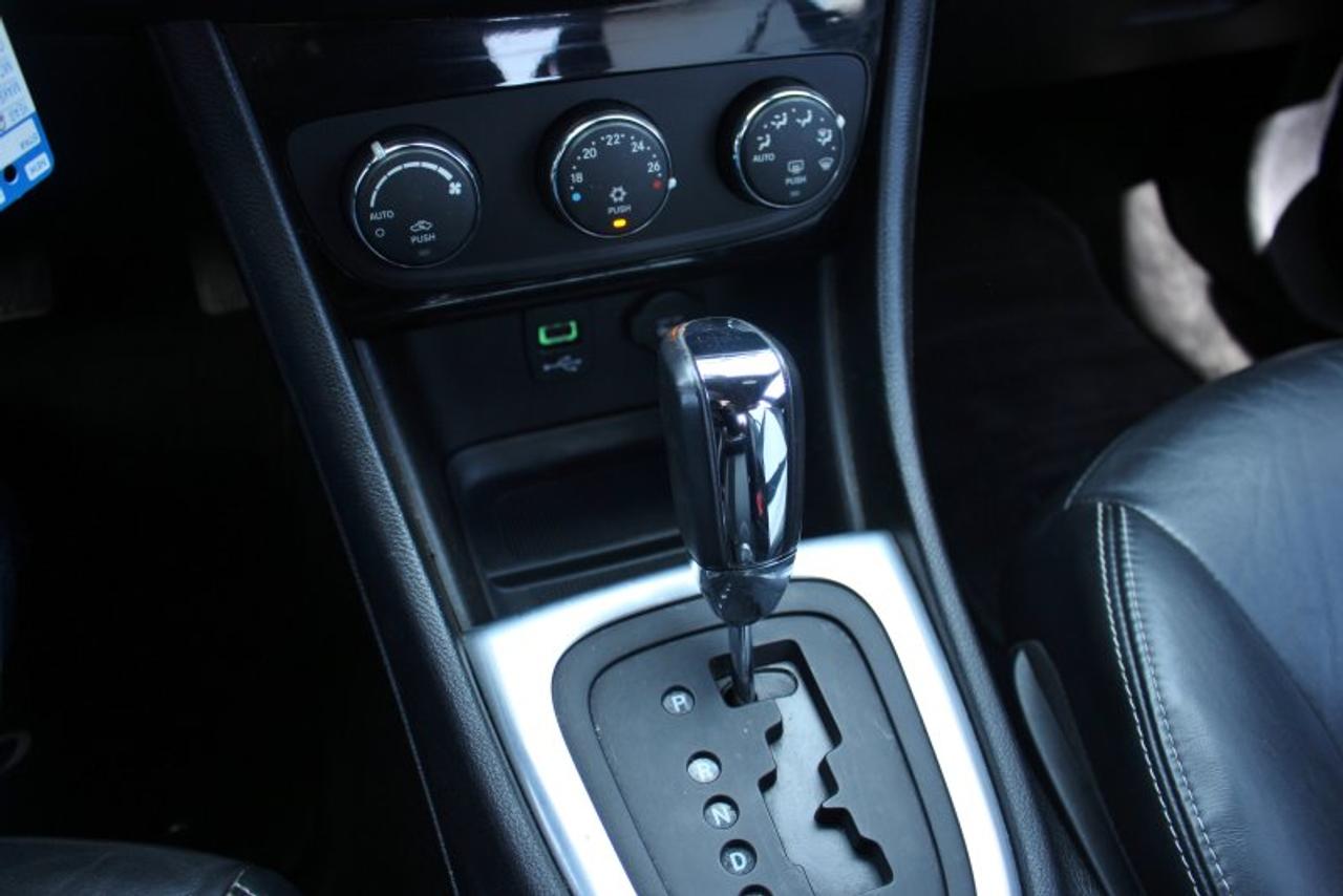 2014 Chrysler 200 Limited*Low Ks*Heated Leather*Sun Roof*Bluetooth Photo