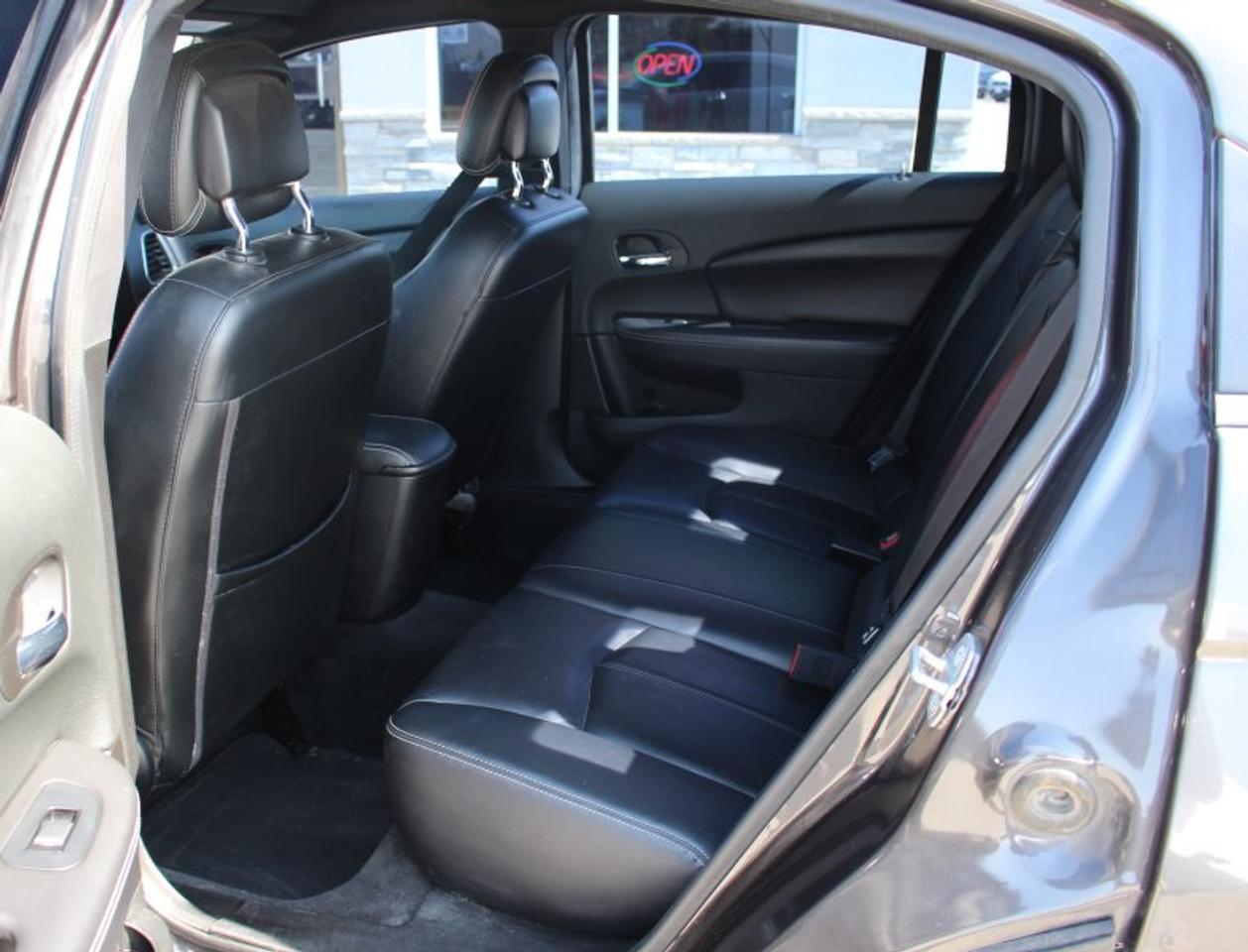 2014 Chrysler 200 Limited*Low Ks*Heated Leather*Sun Roof*Bluetooth Photo