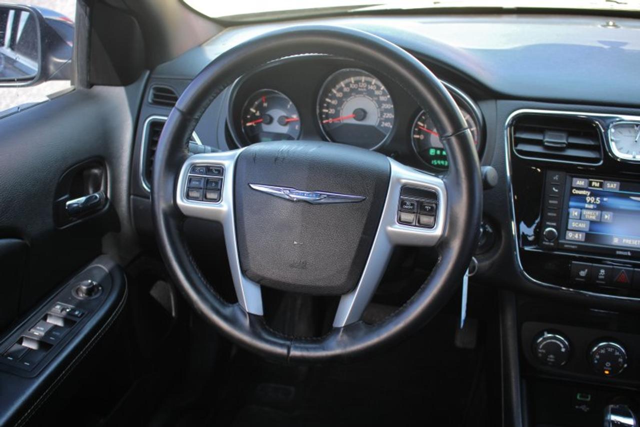 2014 Chrysler 200 Limited*Low Ks*Heated Leather*Sun Roof*Bluetooth Photo