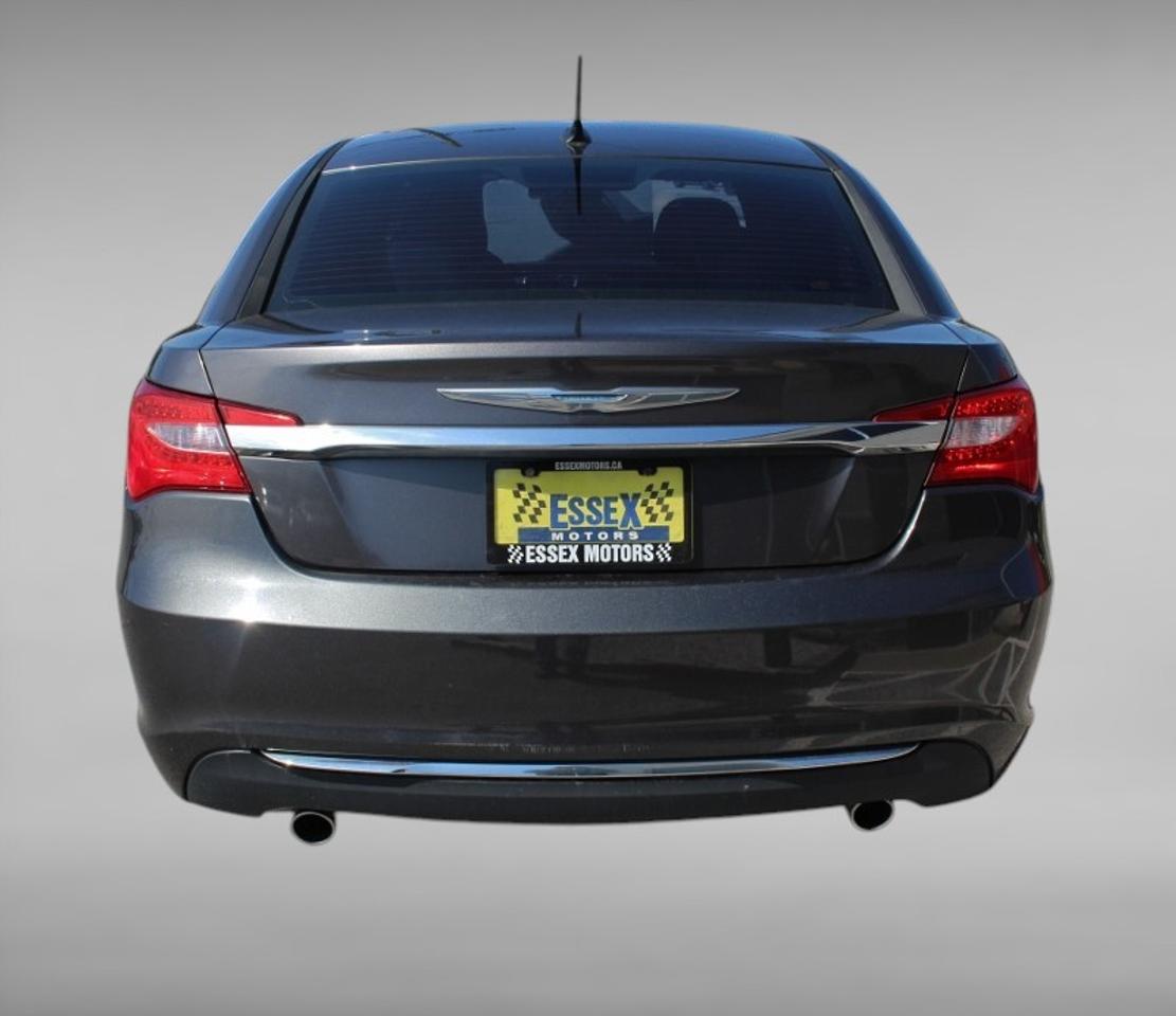 2014 Chrysler 200 Limited*Low Ks*Heated Leather*Sun Roof*Bluetooth Photo