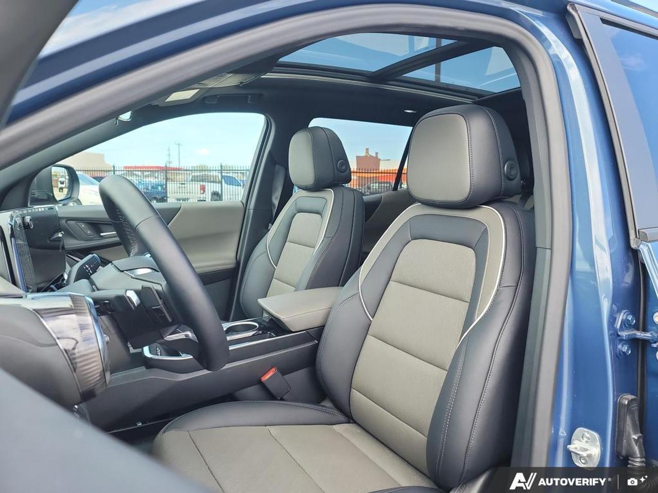 2026 Chevrolet Equinox LT w-2LT AWD   NO CLAIMS   PANO ROOF   CARPLAY Photo