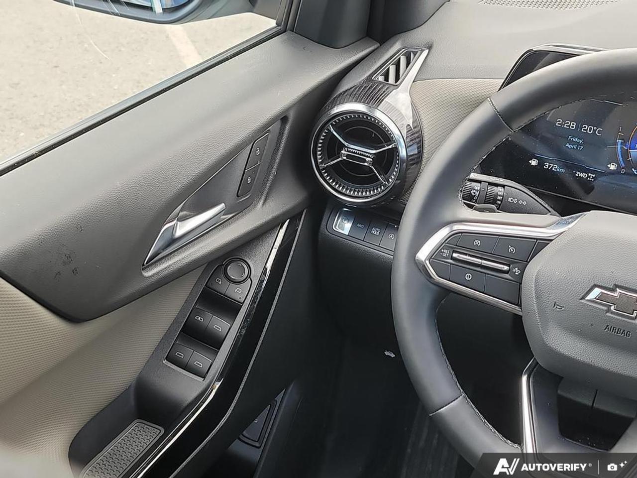 2026 Chevrolet Equinox LT w-2LT AWD   NO CLAIMS   PANO ROOF   CARPLAY Photo