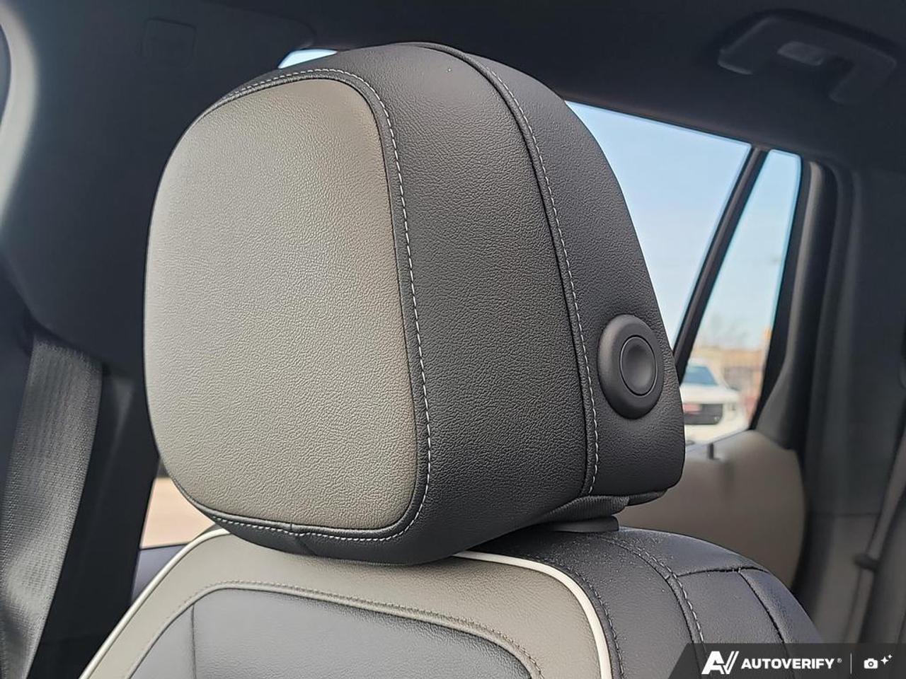 2026 Chevrolet Equinox LT w-2LT AWD   NO CLAIMS   PANO ROOF   CARPLAY Photo