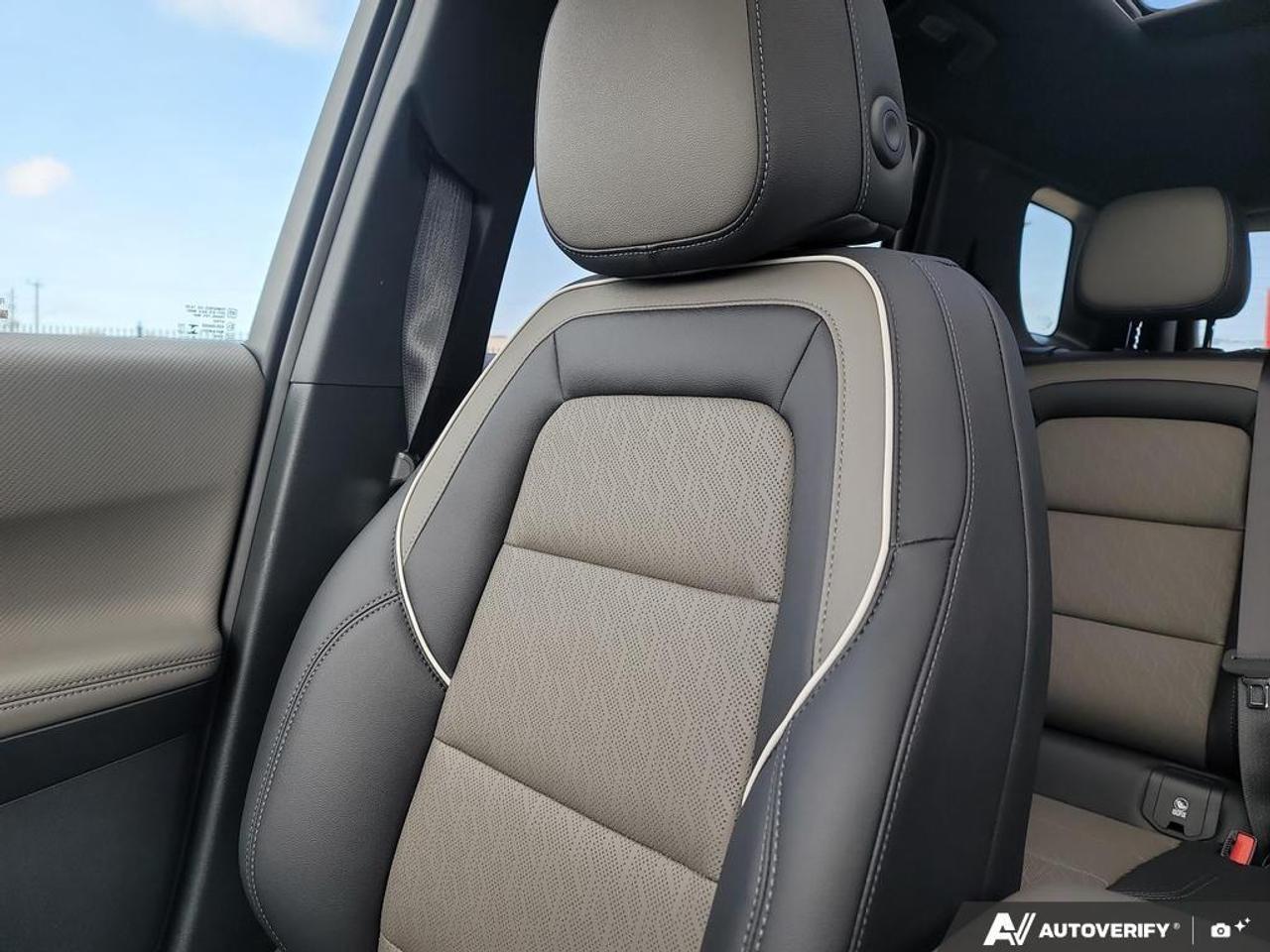 2026 Chevrolet Equinox LT w-2LT AWD   NO CLAIMS   PANO ROOF   CARPLAY Photo