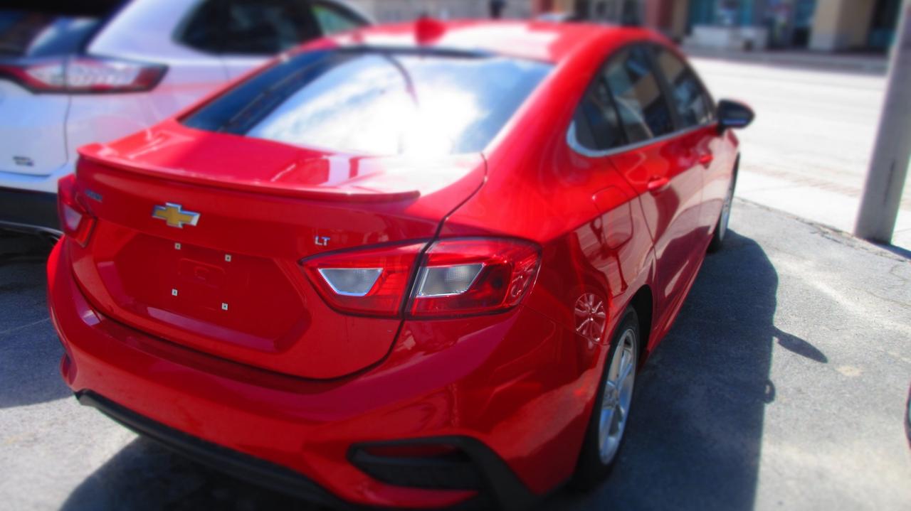 2018 Chevrolet Cruze LT Auto 4dr Sedan Photo