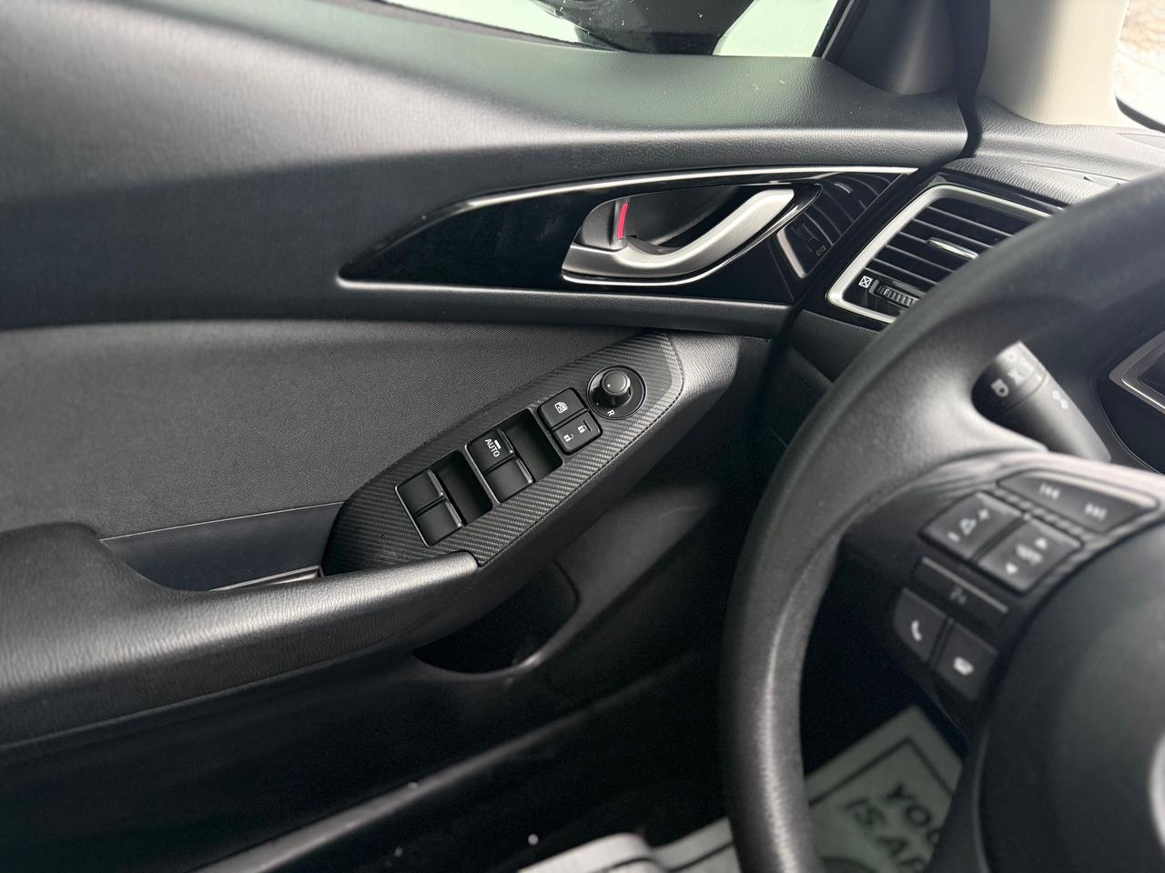 2016 Mazda MAZDA3 GX Photo