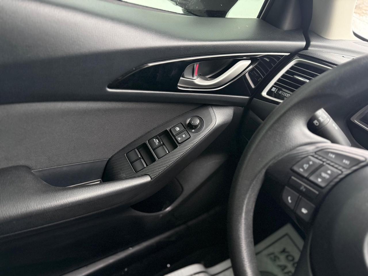 2016 Mazda MAZDA3 GX Photo