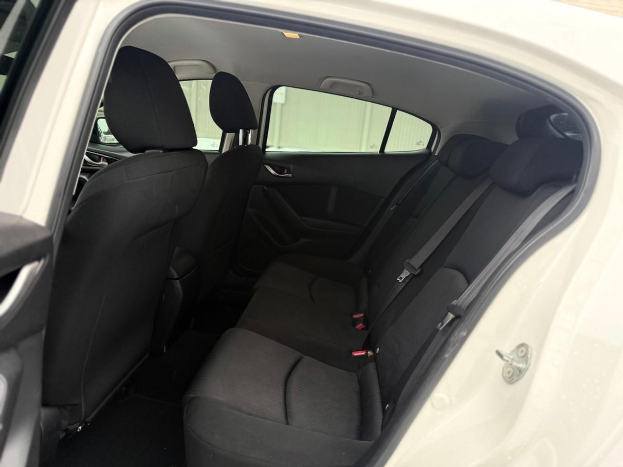 2016 Mazda MAZDA3 GX Photo