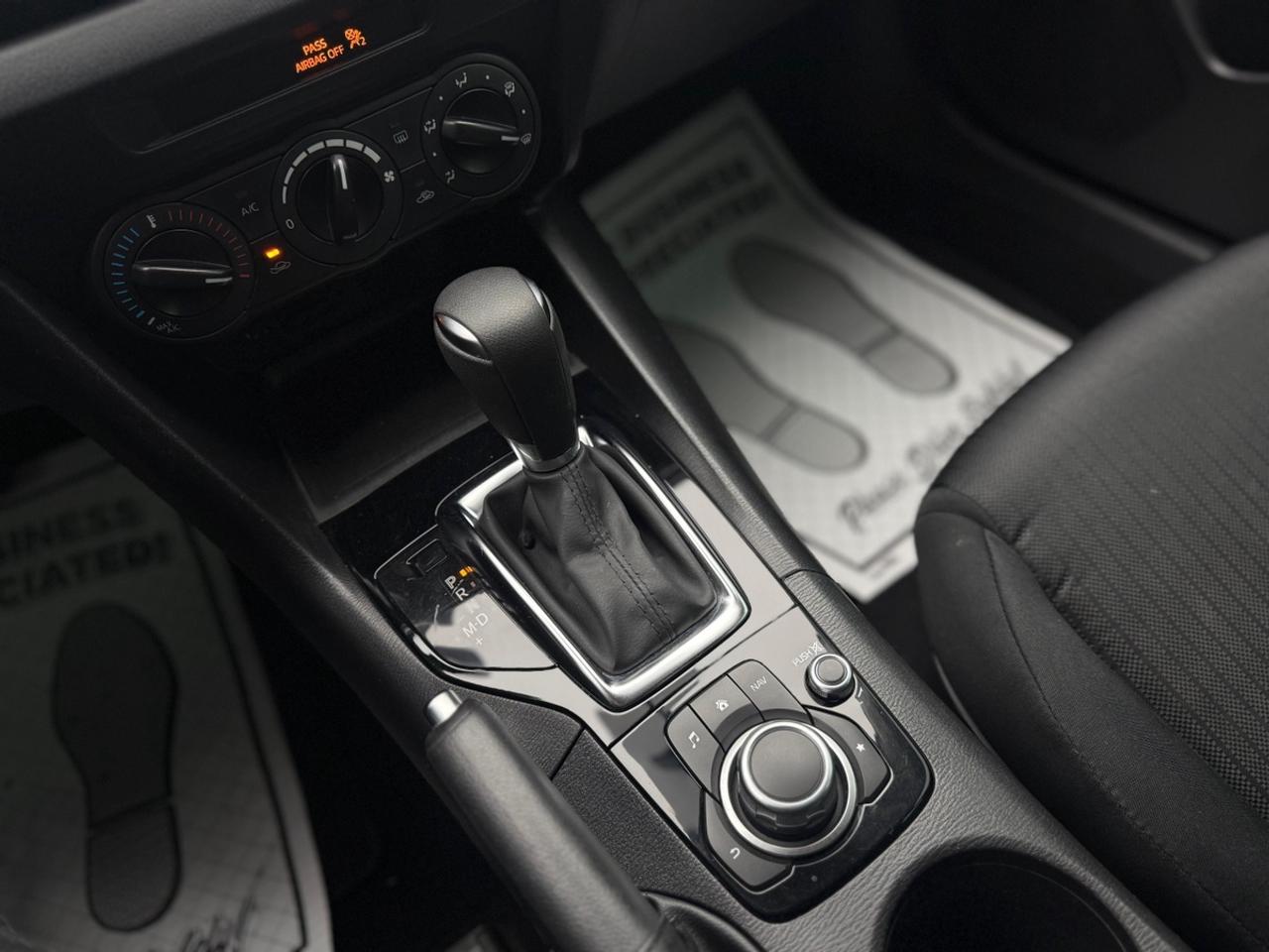 2016 Mazda MAZDA3 GX Photo