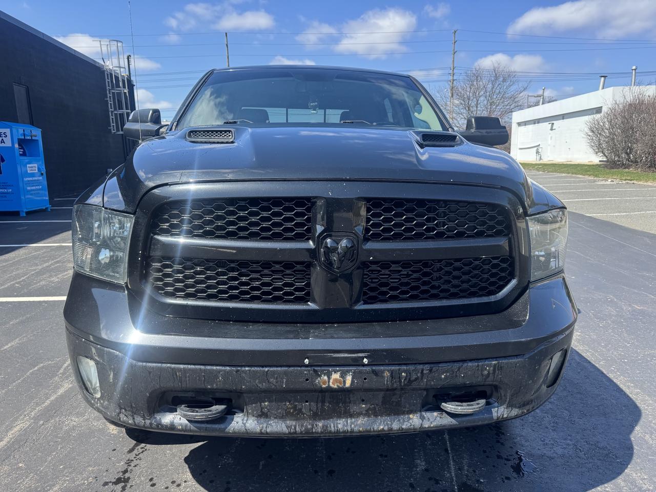 2019 RAM 1500 Classic SLT Photo3