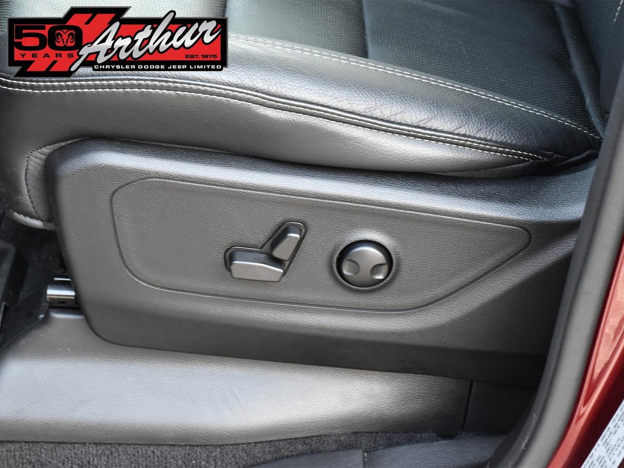 2025 RAM 1500 SPORT CREW CAB 4X4 WITH PANORAMIC SUNROOF Photo