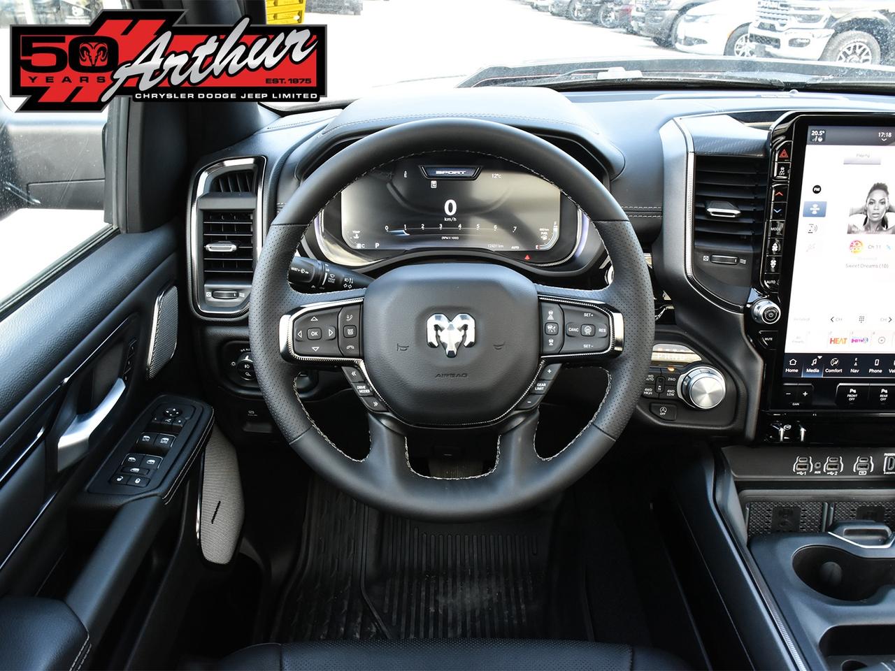 2025 RAM 1500 SPORT CREW CAB 4X4 WITH PANORAMIC SUNROOF Photo