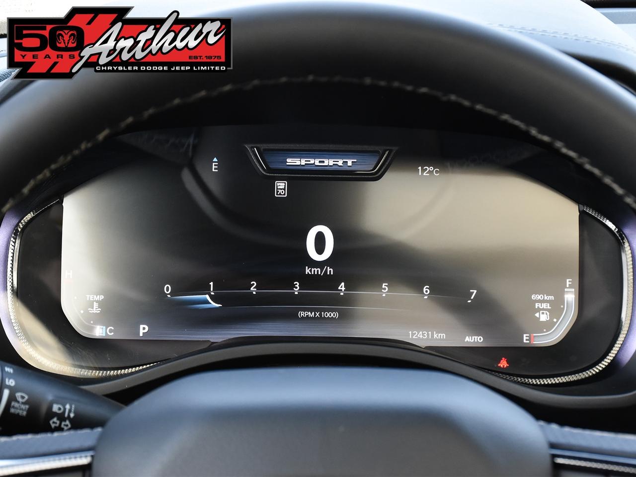 2025 RAM 1500 SPORT CREW CAB 4X4 WITH PANORAMIC SUNROOF Photo