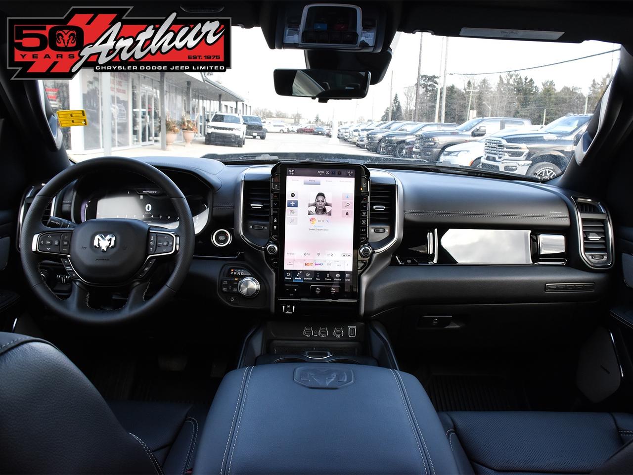 2025 RAM 1500 SPORT CREW CAB 4X4 WITH PANORAMIC SUNROOF Photo