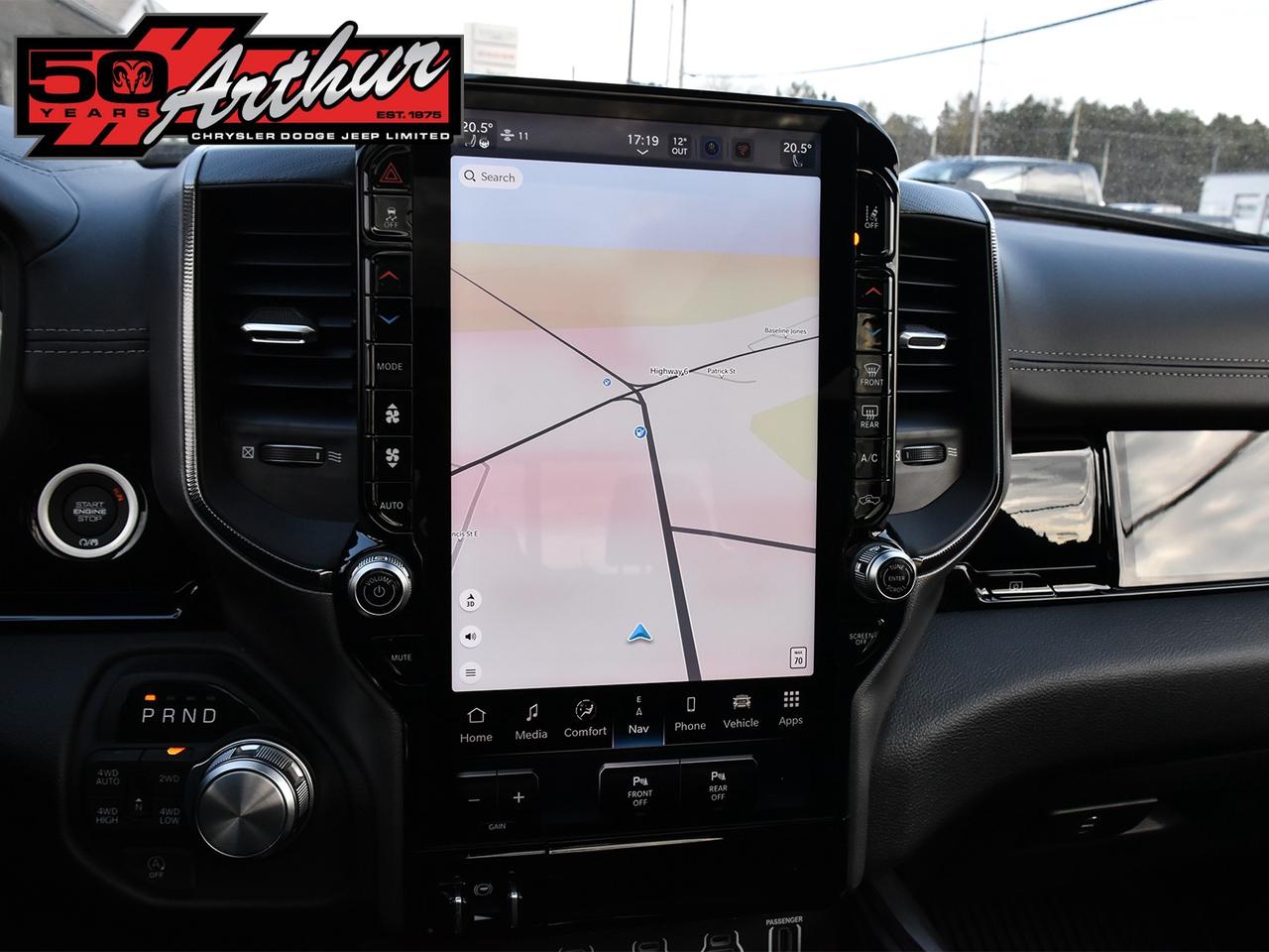 2025 RAM 1500 SPORT CREW CAB 4X4 WITH PANORAMIC SUNROOF Photo