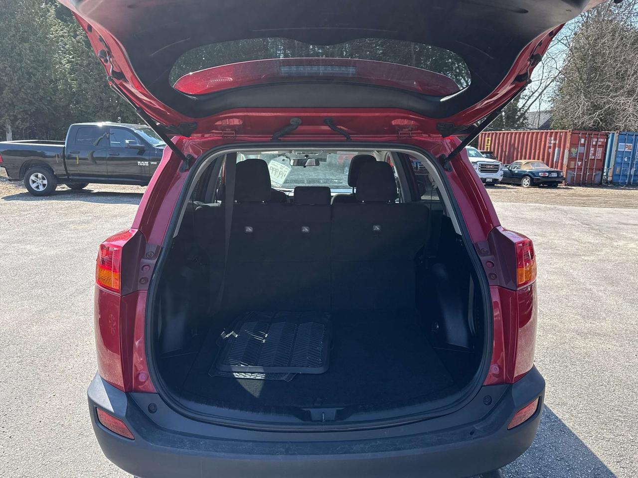 2015 Toyota RAV4 XLE, Bluetooth, Back Up Cam Photo