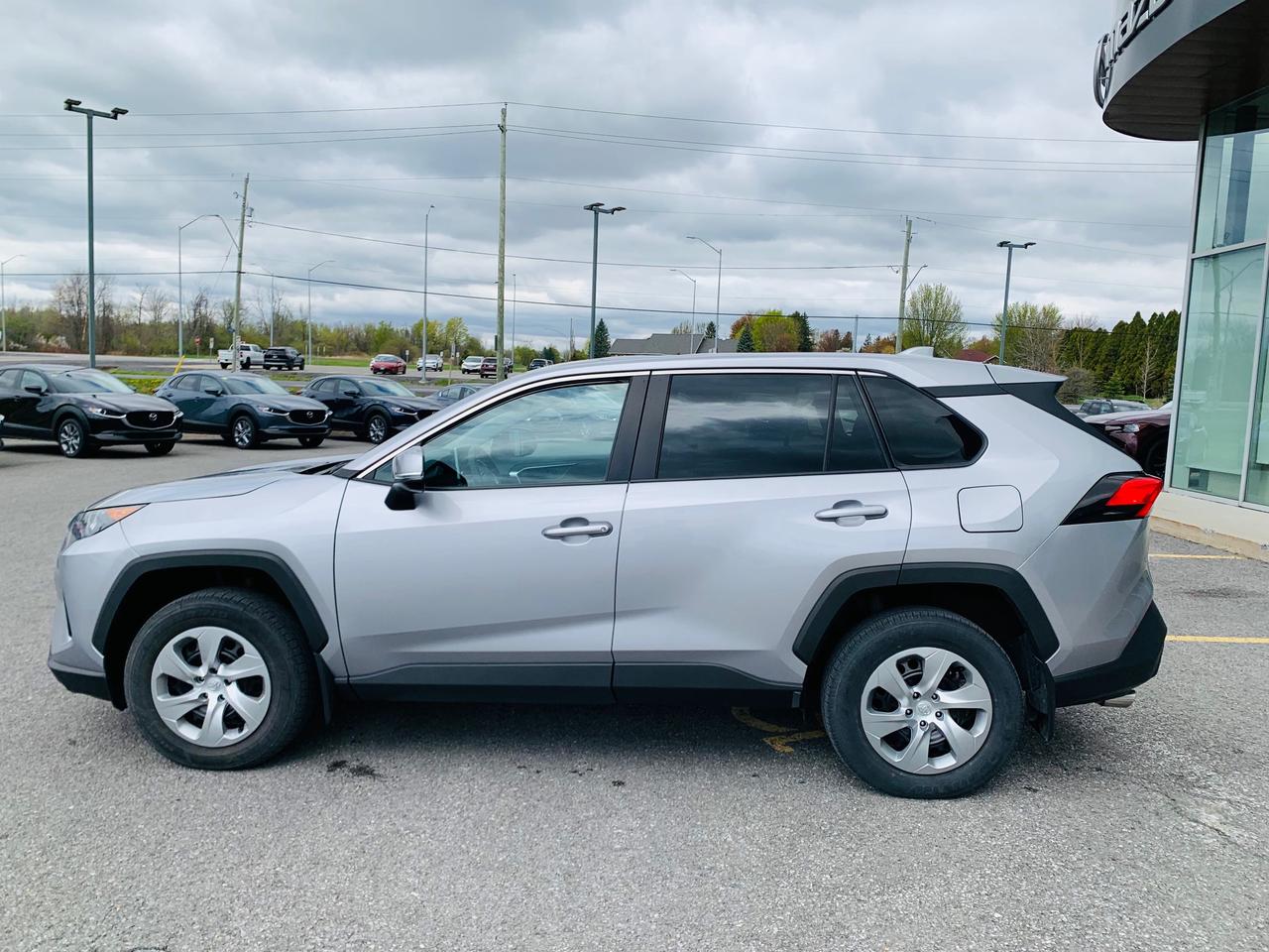 2023 Toyota RAV4 LE 4dr All-wheel Drive Photo