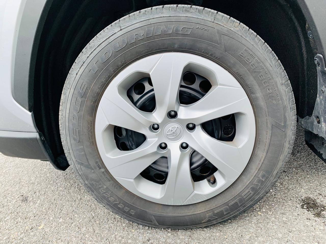 2023 Toyota RAV4 LE 4dr All-wheel Drive Photo2