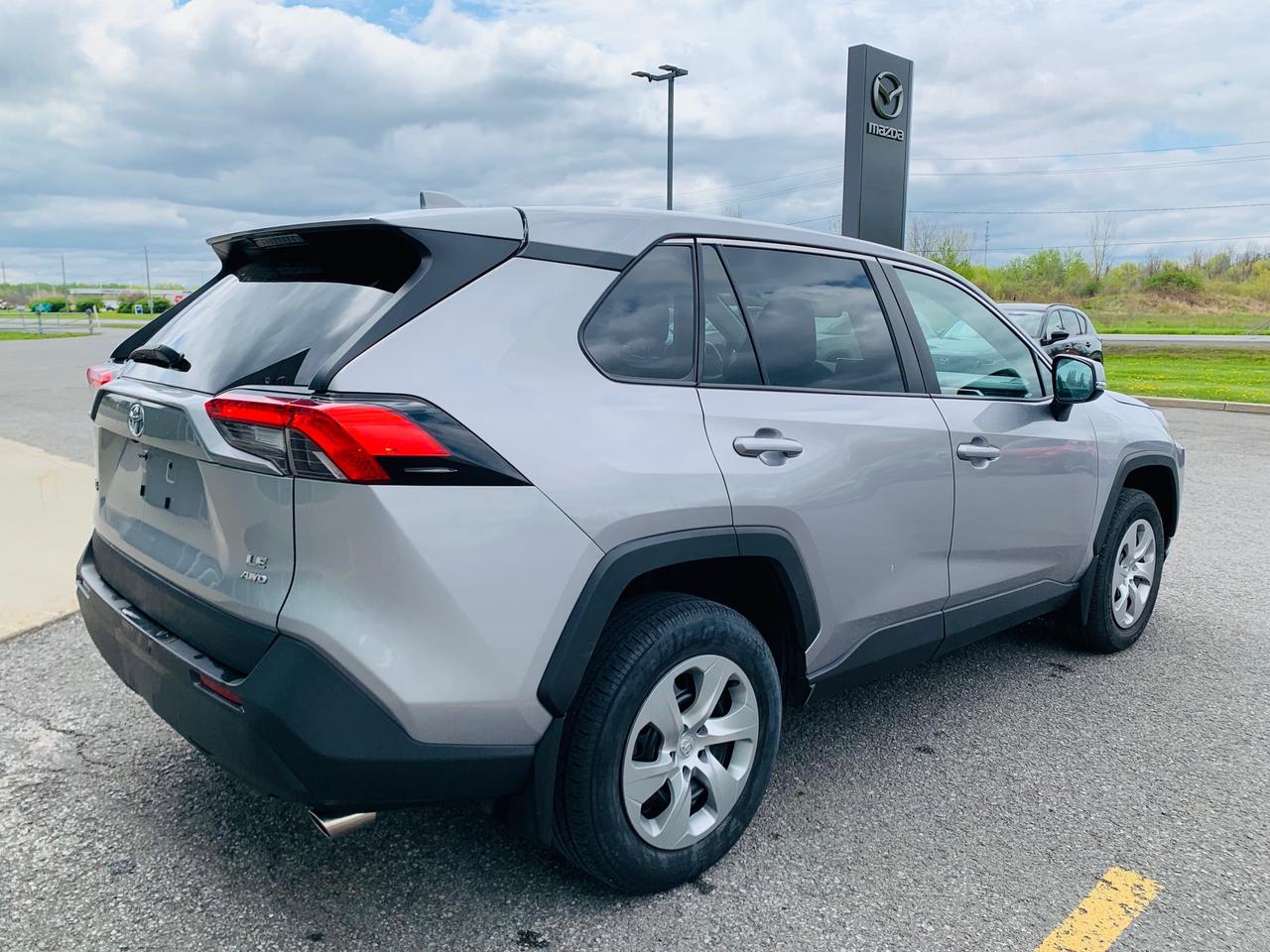 2023 Toyota RAV4 LE 4dr All-wheel Drive Photo