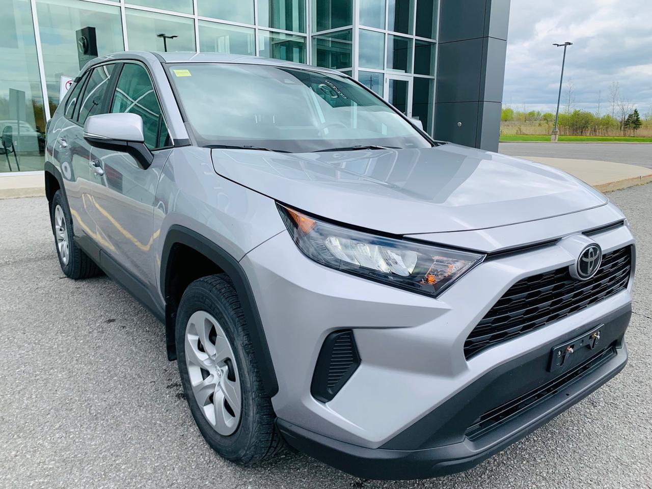 2023 Toyota RAV4 LE 4dr All-wheel Drive Photo