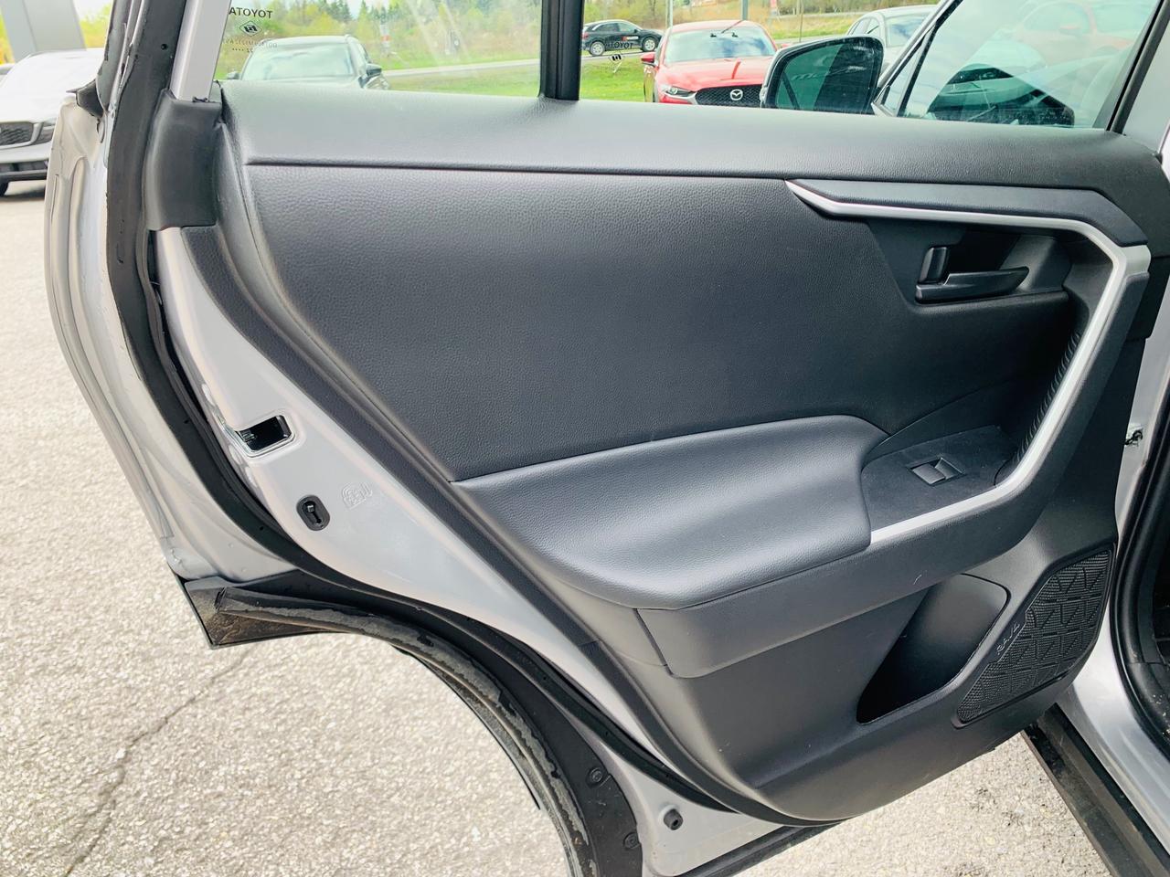 2023 Toyota RAV4 LE 4dr All-wheel Drive Photo