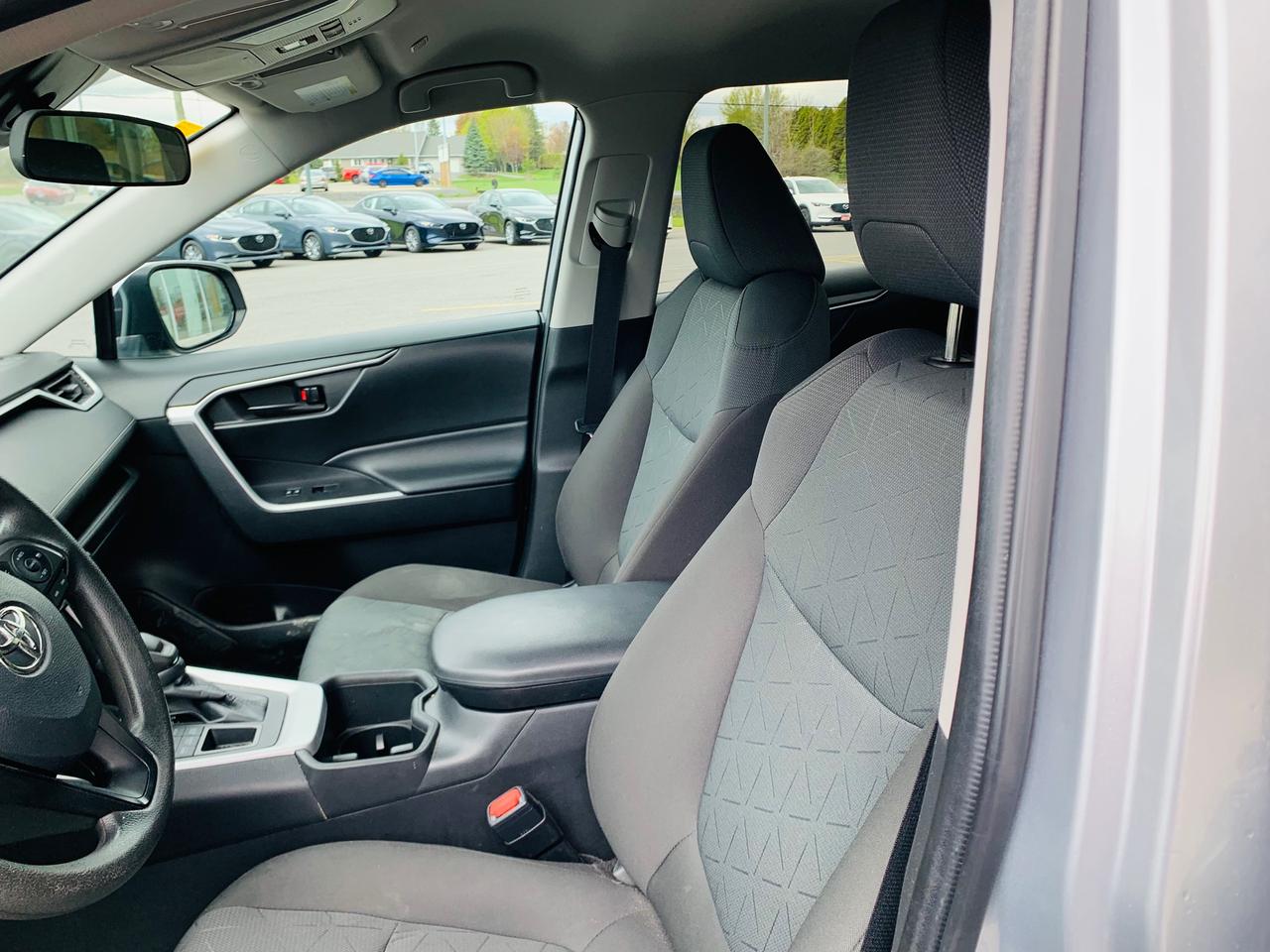 2023 Toyota RAV4 LE 4dr All-wheel Drive Photo