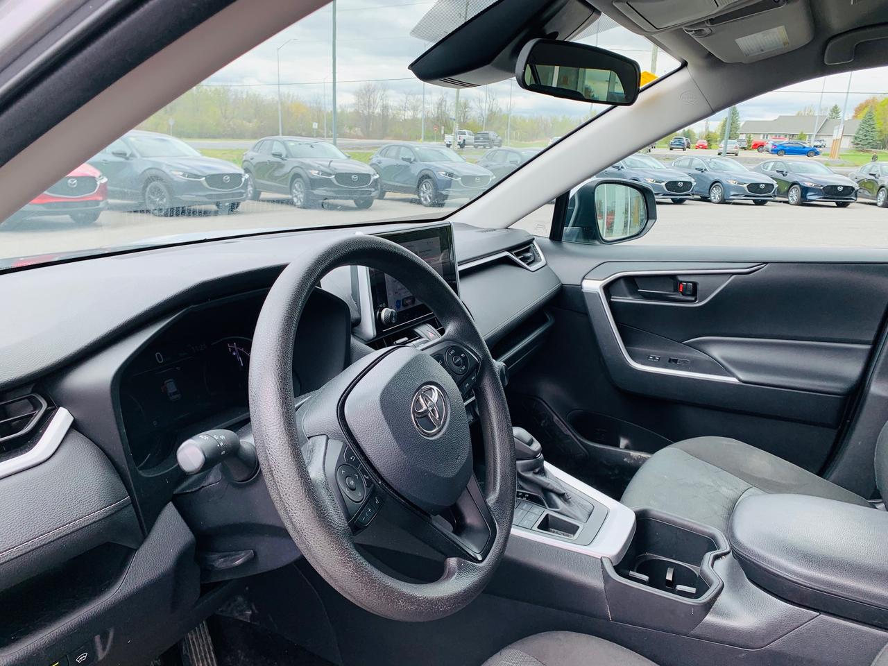 2023 Toyota RAV4 LE 4dr All-wheel Drive Photo