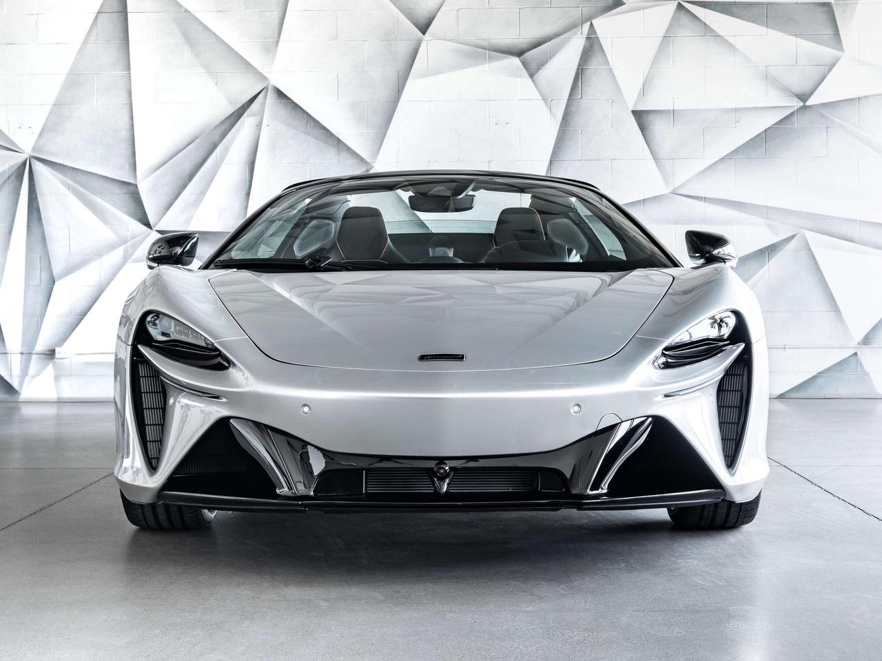 2025 McLaren Artura  Photo