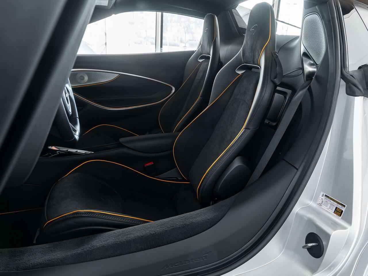 2025 McLaren Artura  Photo