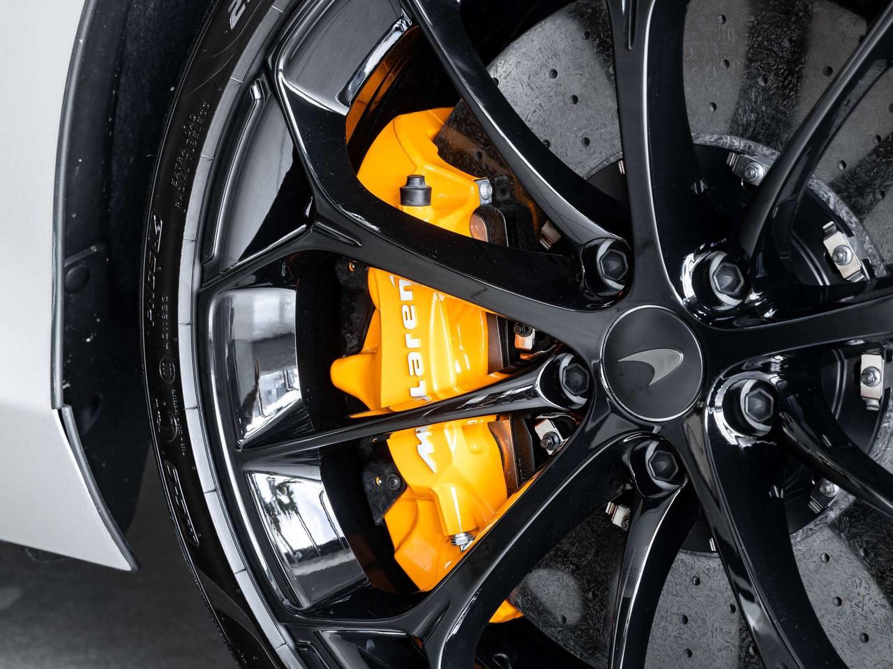 2025 McLaren Artura  Photo