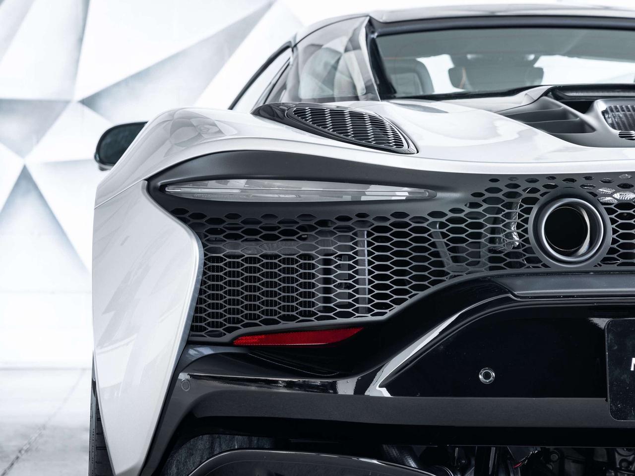 2025 McLaren Artura  Photo