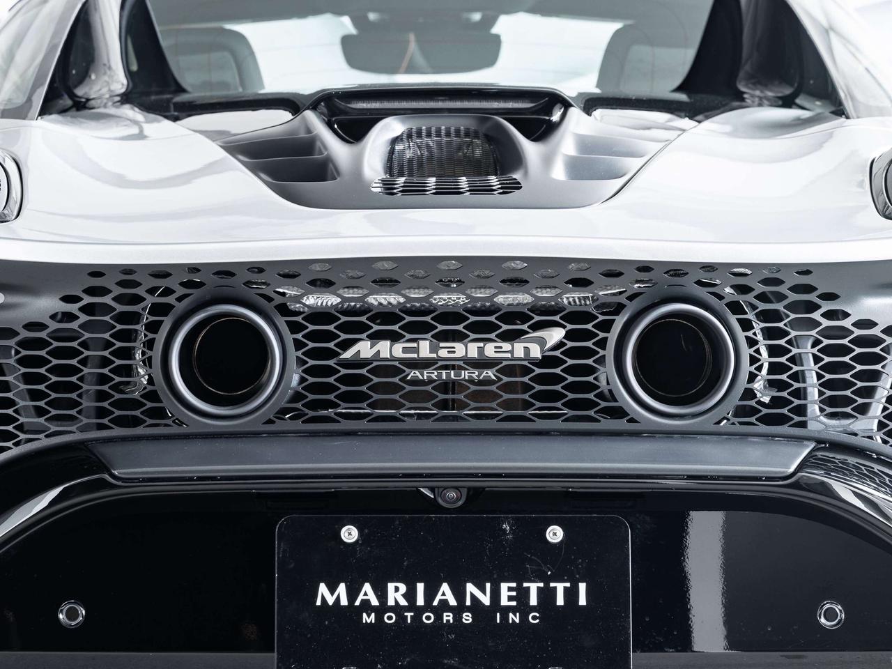 2025 McLaren Artura  Photo