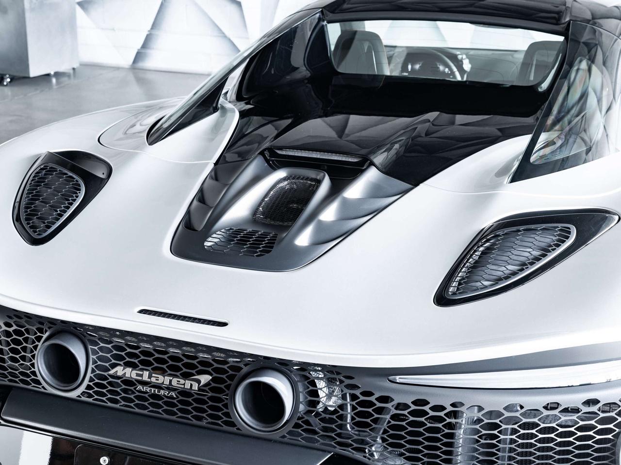 2025 McLaren Artura  Photo