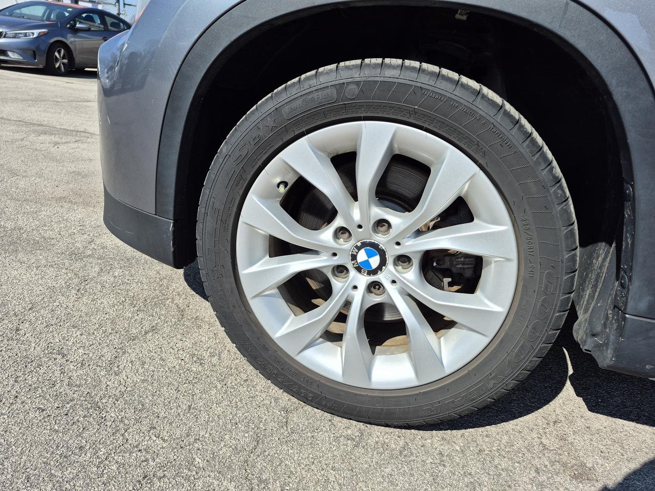 2012 BMW X1 xDrive28i Photo
