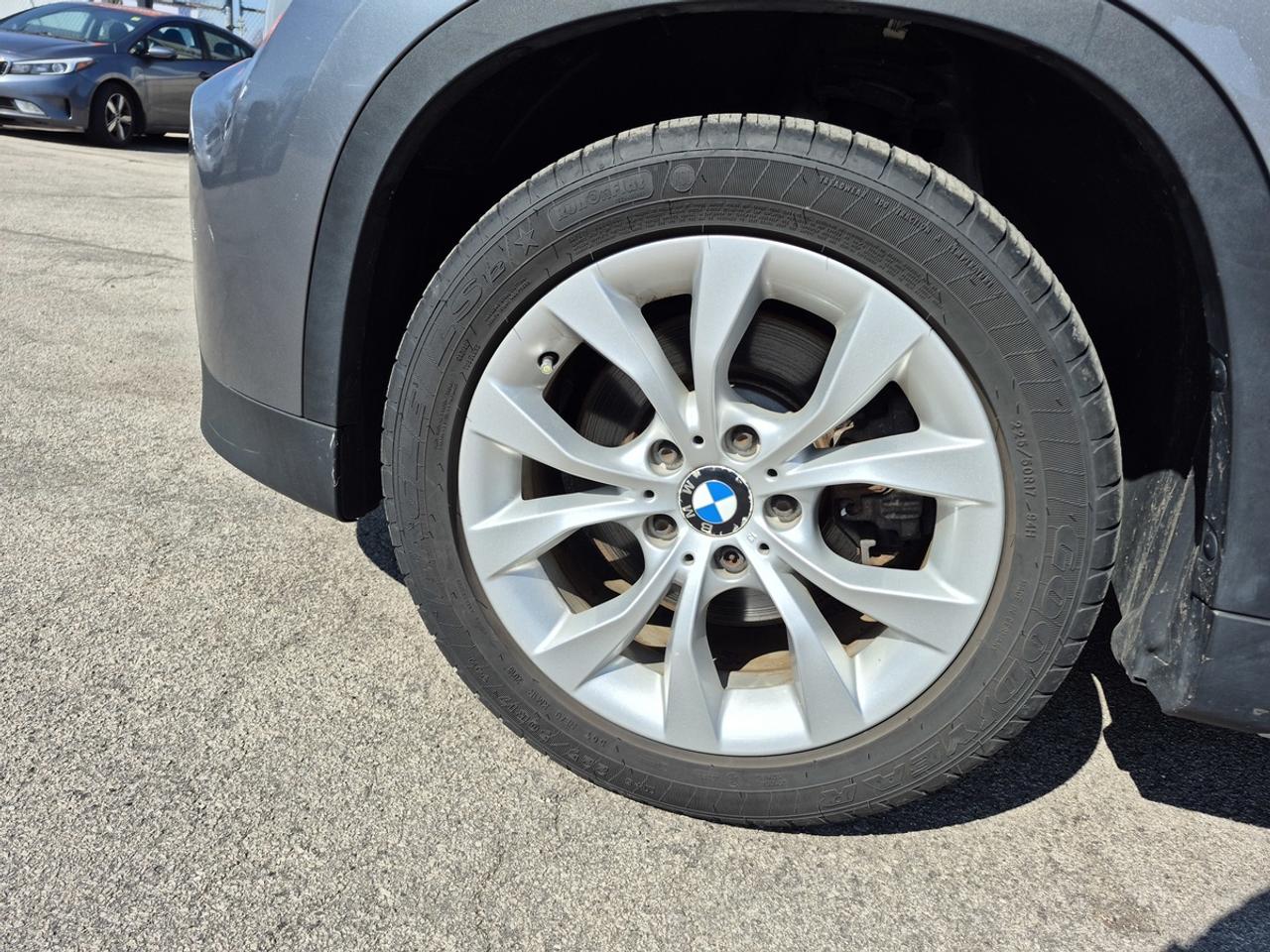 2012 BMW X1 xDrive28i Photo