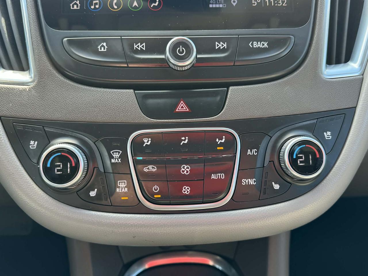 2019 Chevrolet Malibu 4dr Sdn Premier w-2LZ Photo