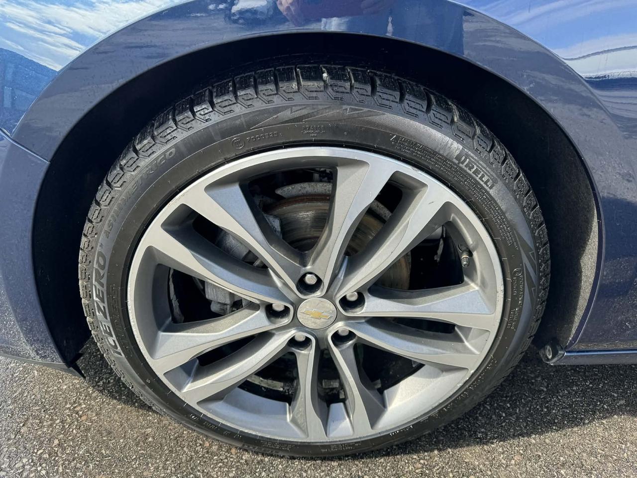 2019 Chevrolet Malibu 4dr Sdn Premier w-2LZ Photo
