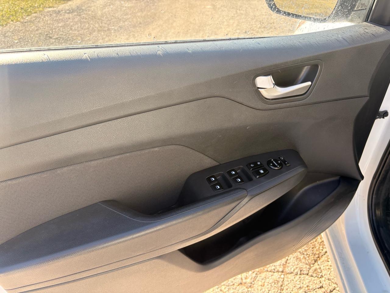 2019 Hyundai Accent 5 DOOR AUTO Photo