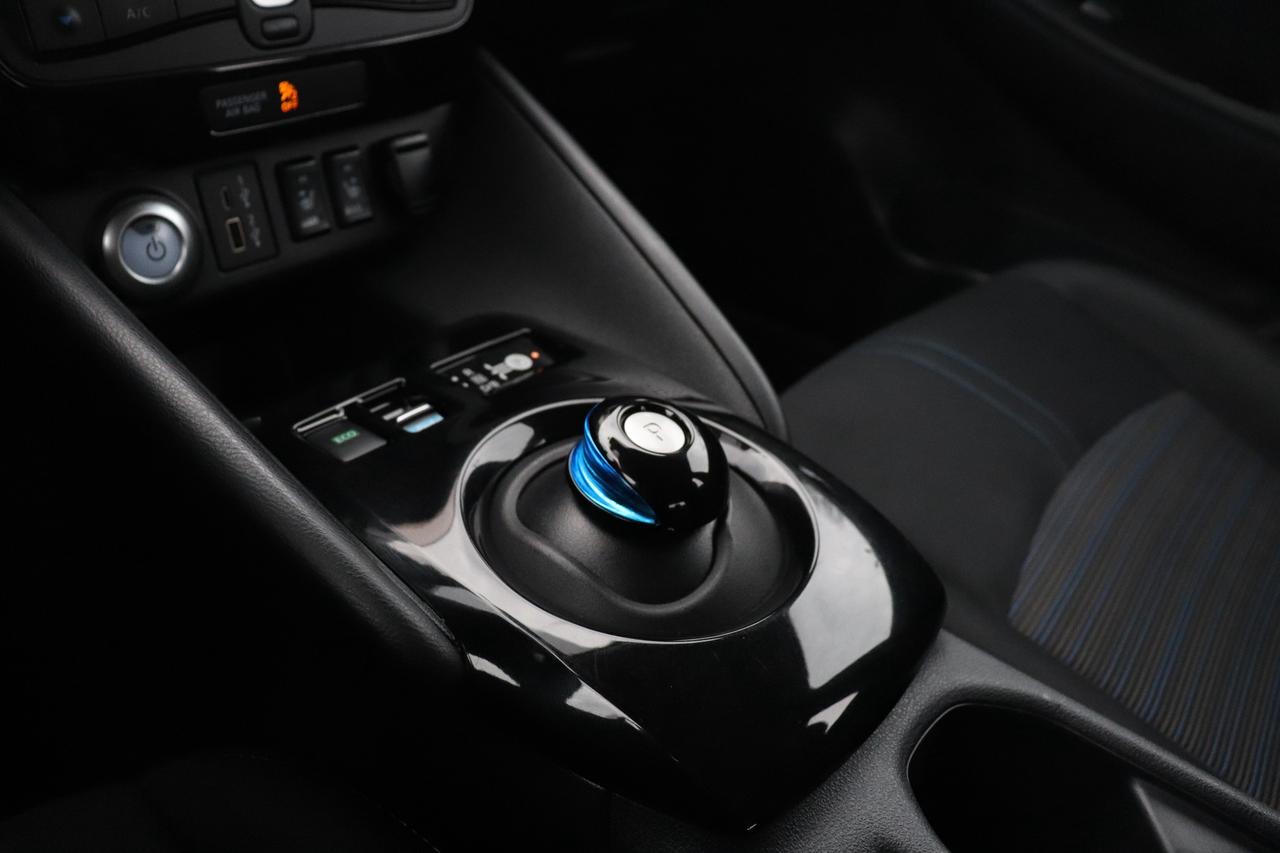 2022 Nissan LEAF SV SV NO ACCIDENTS NISSAN SAFETY SHIELD CARPLAY CAMRA Photo