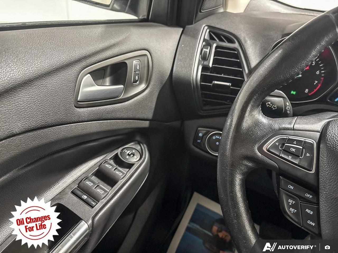 2019 Ford Escape SEL 4WD Photo
