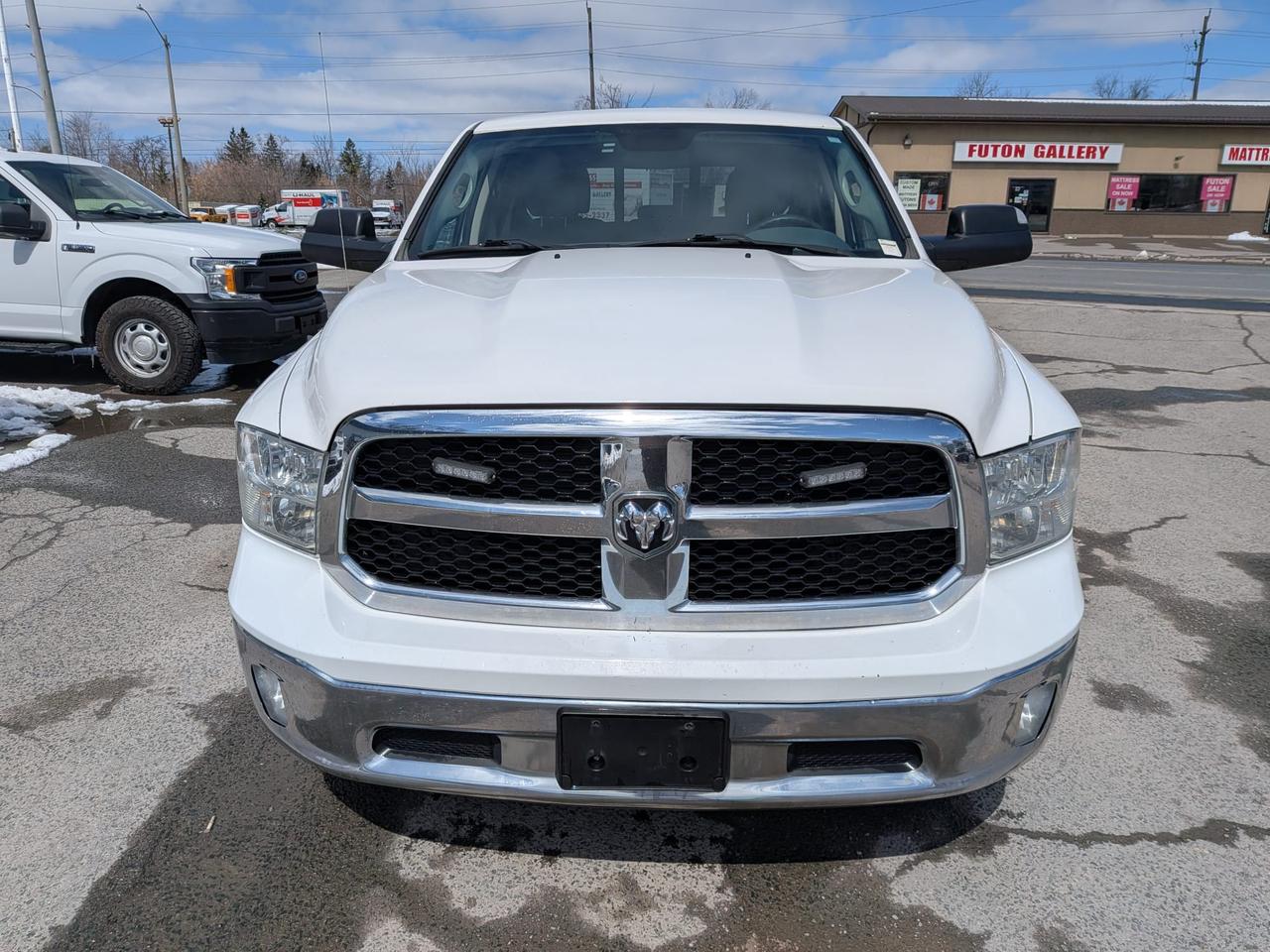 2018 RAM 1500 SLT Photo2