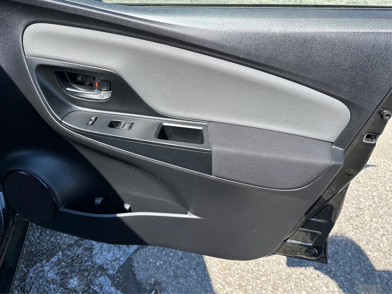 2018 Toyota Yaris SE Photo