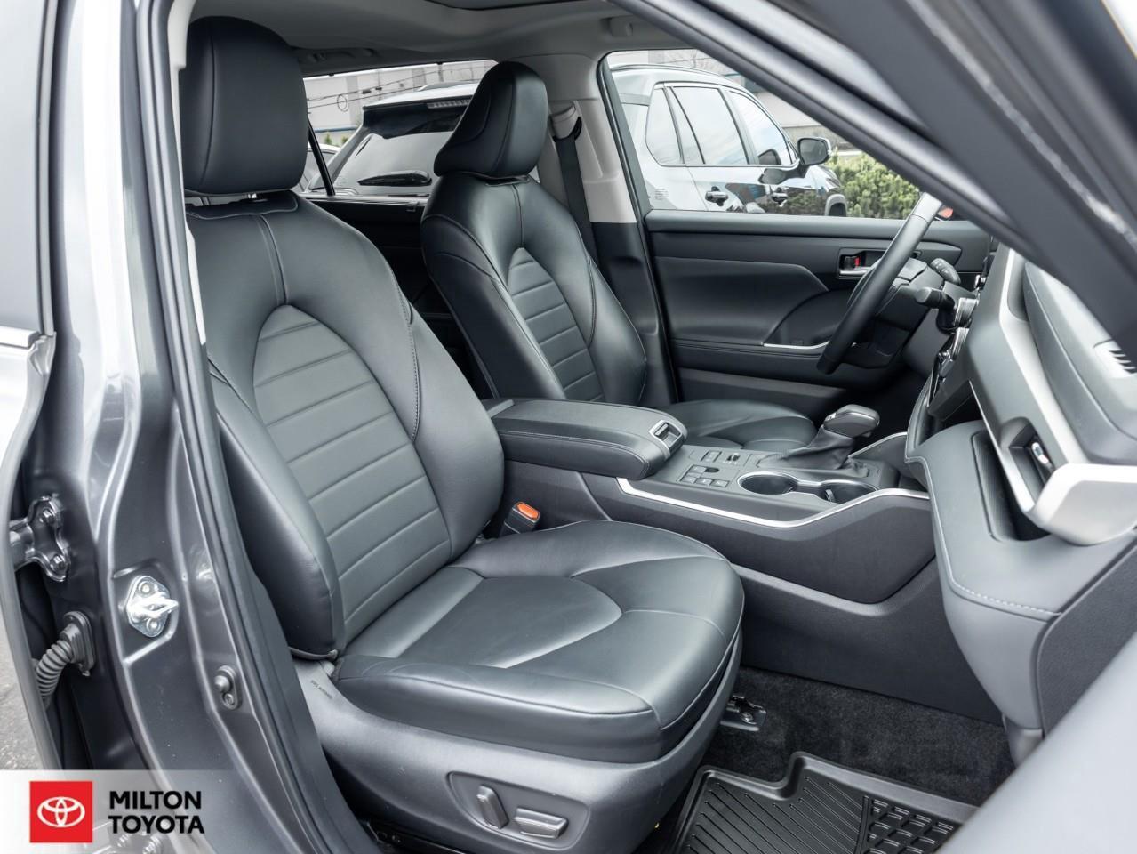 2023 Toyota Highlander LEATHER SUNROOF BLIND SPOT 8 PASSENGER ONE OWNER T Photo