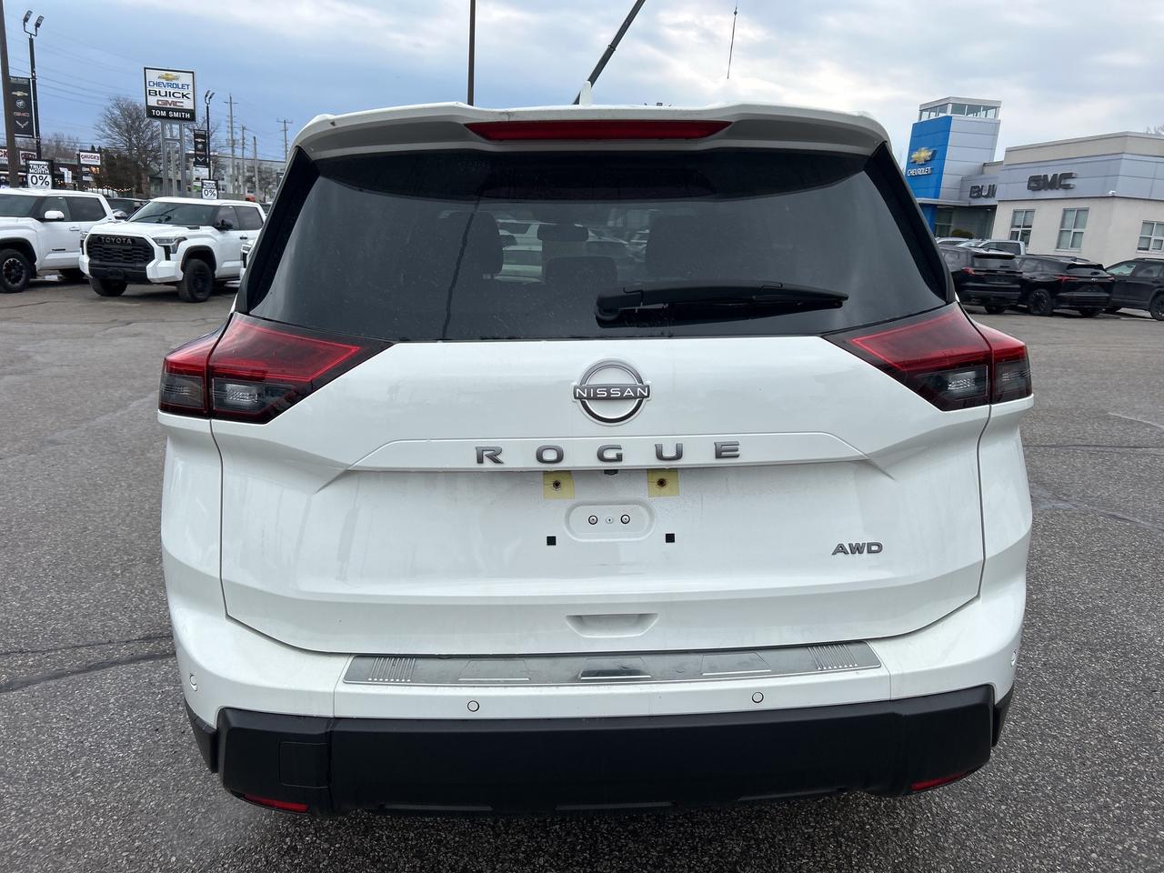 2024 Nissan Rogue S Photo